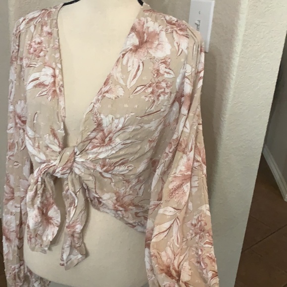 Timing tan floral with metallic top/blouse - Picture 7 of 17